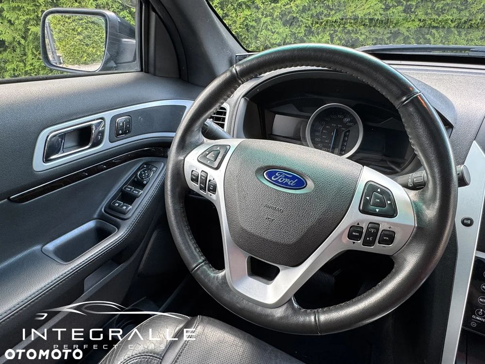 Ford Explorer - 11