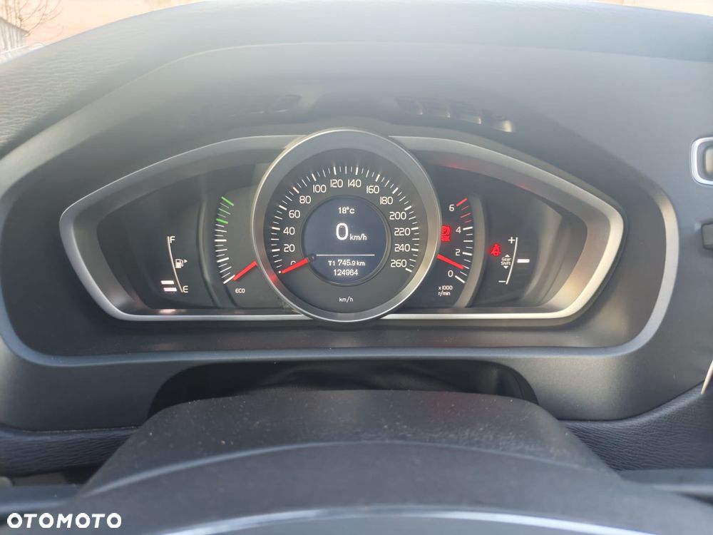 Volvo V40 D2 Momentum - 20