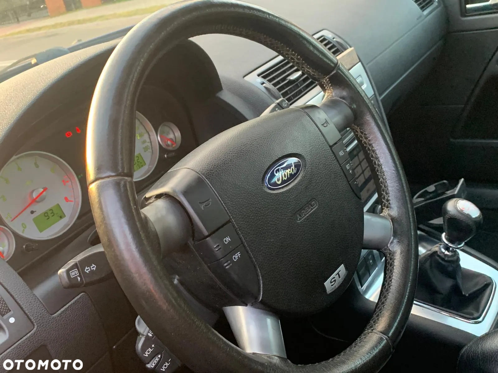 Ford Mondeo 3.0 V6 ST 220 - 23