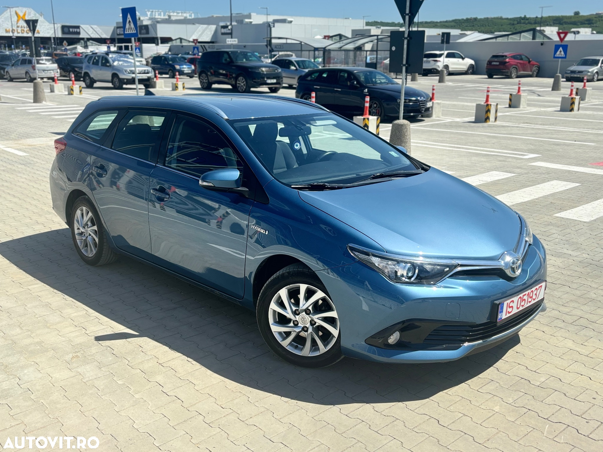 Toyota Auris 1.8 L VVT-i HSD Sol + - 4