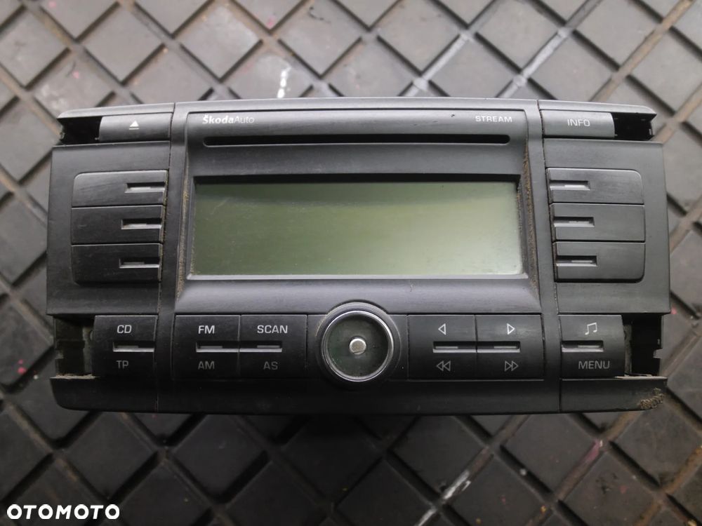 RADIO FABRYCZNE CD SKODA OCTAVIA 2 1Z0035161B - 1