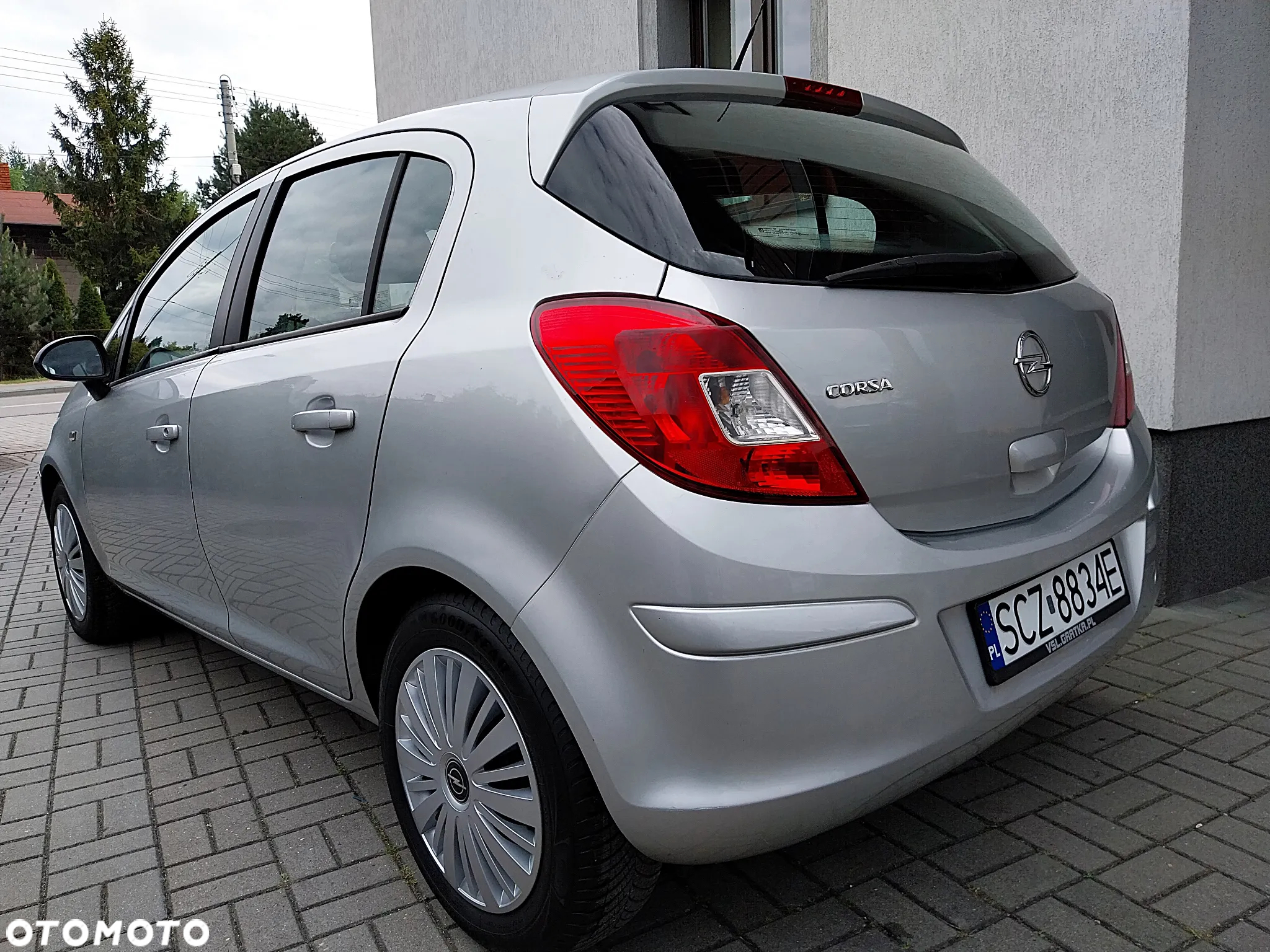 Opel Corsa 1.2 16V Cosmo - 3