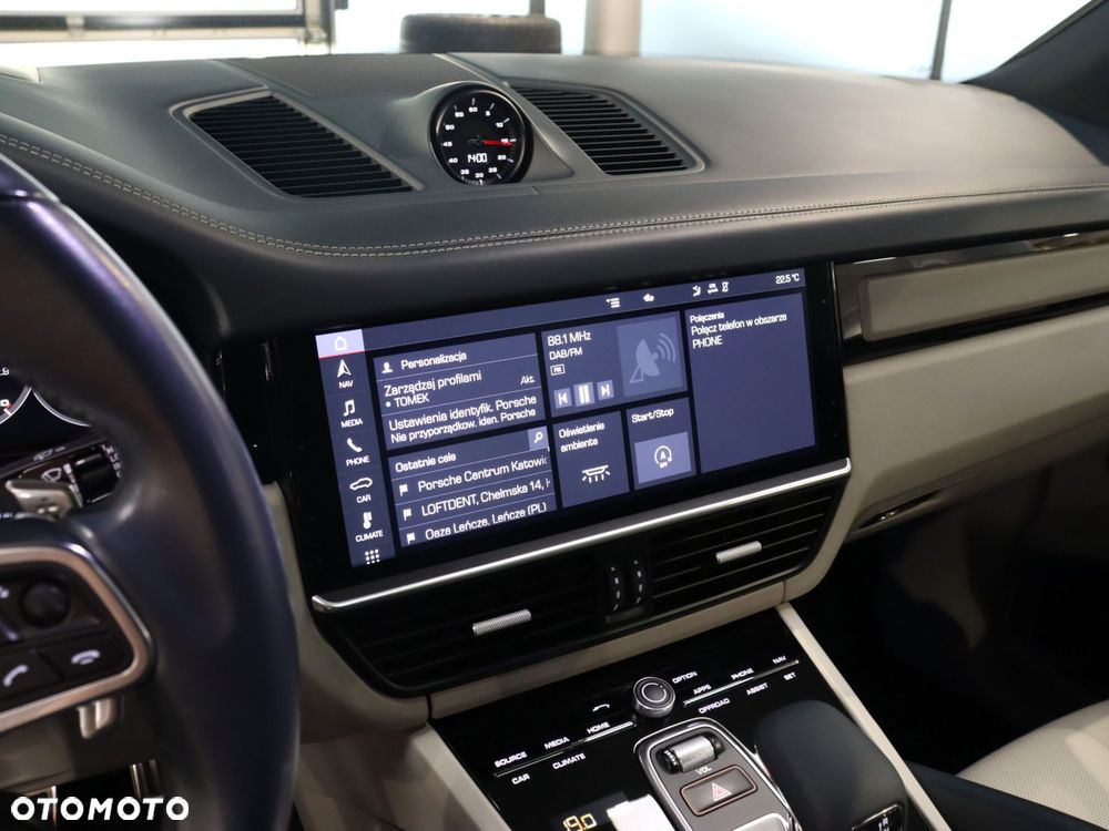 Porsche Cayenne S - 25