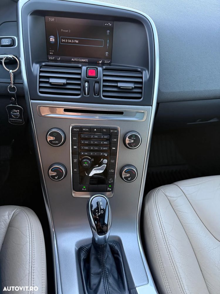 Volvo XC 60 D5 AWD Aut. Summum - 8