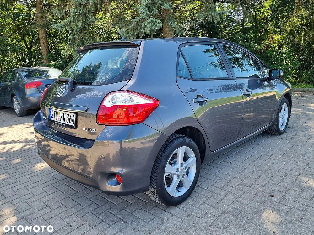 Toyota Auris 1.6 Executive - 6