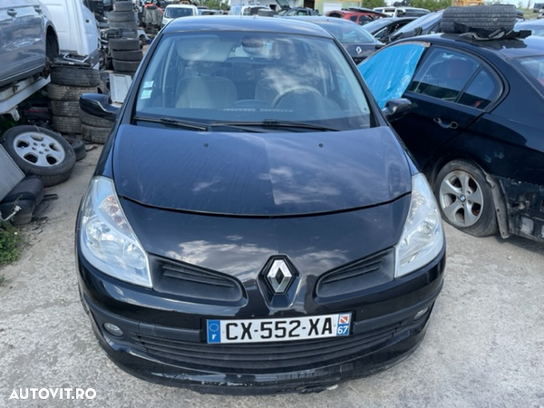 Dezmembrez Renault Clio 1.5 DCI 2008