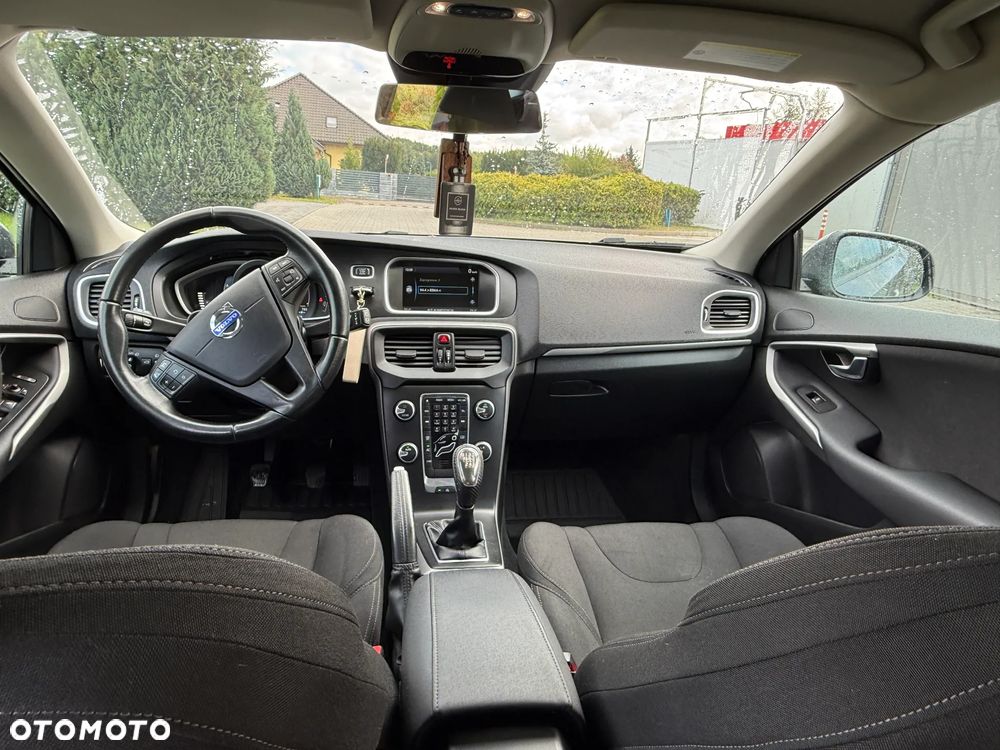 Volvo V40 D2 Momentum - 3