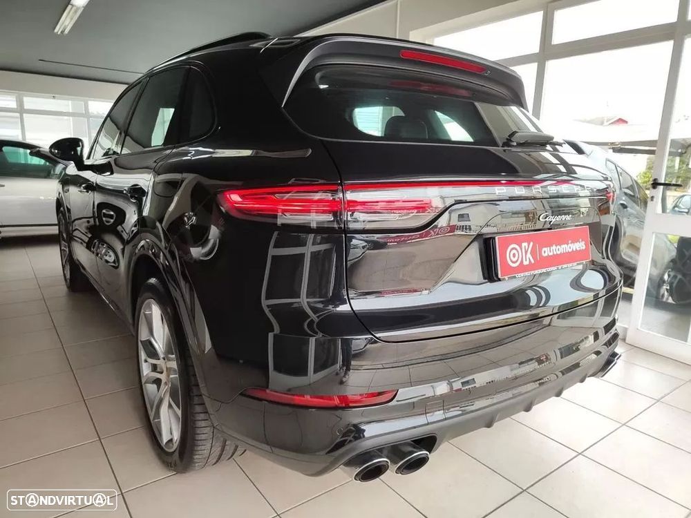 Porsche Cayenne E-Hybrid Platinum Edition — fotografia 38