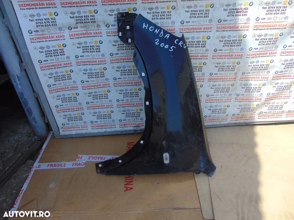 Aripa stanga Honda CRv 2002-2006 dezmembrez Honda CRV 2.2ictdi 4x4 - 3