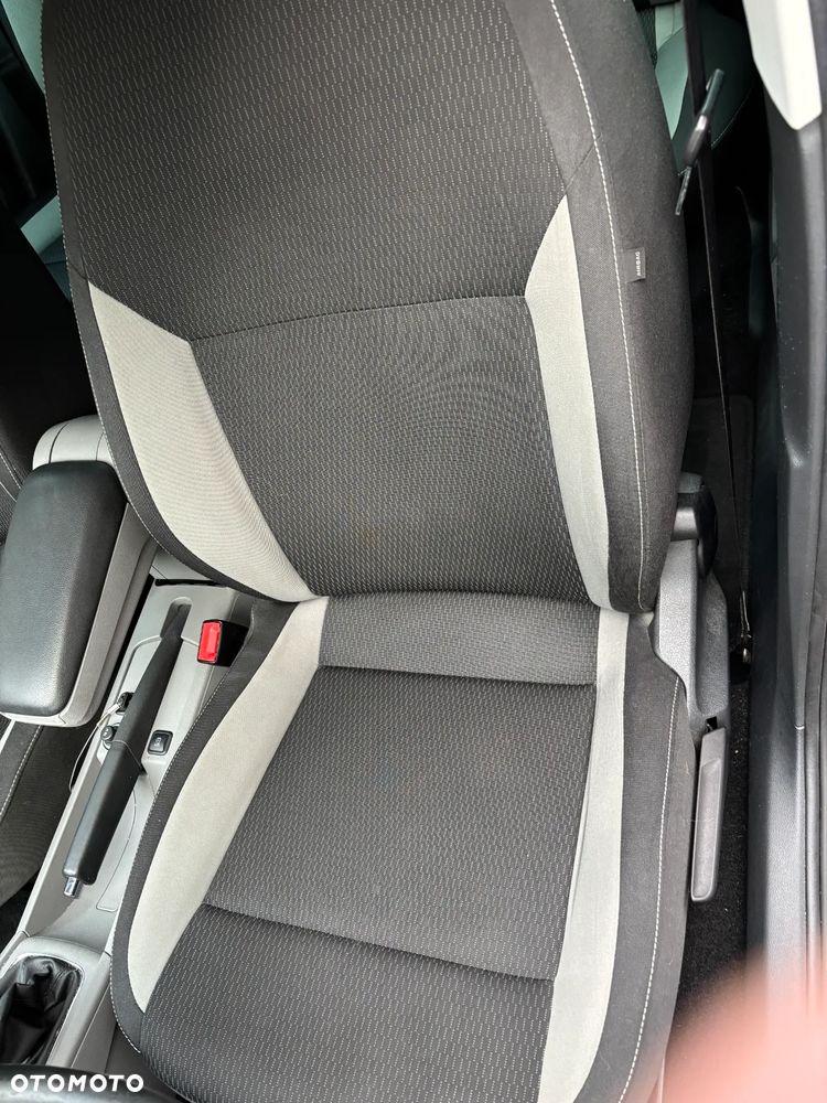 Skoda RAPID Spb 1.2 TSI Ambition - 9