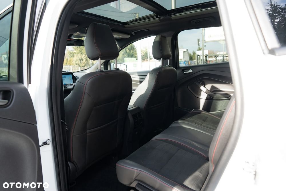 Ford Kuga 1.5 EcoBoost 2x4 ST-Line - 18