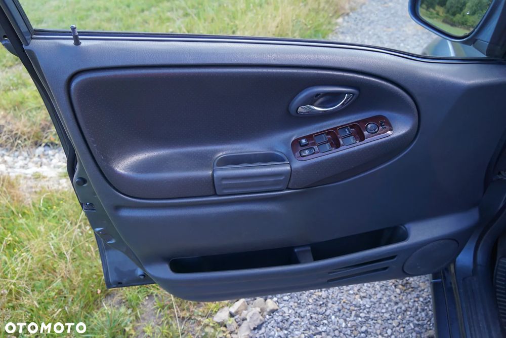 Suzuki Grand Vitara 2.0 HDi - 11