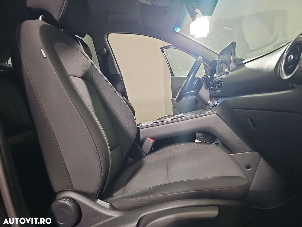 Hyundai KONA - 12