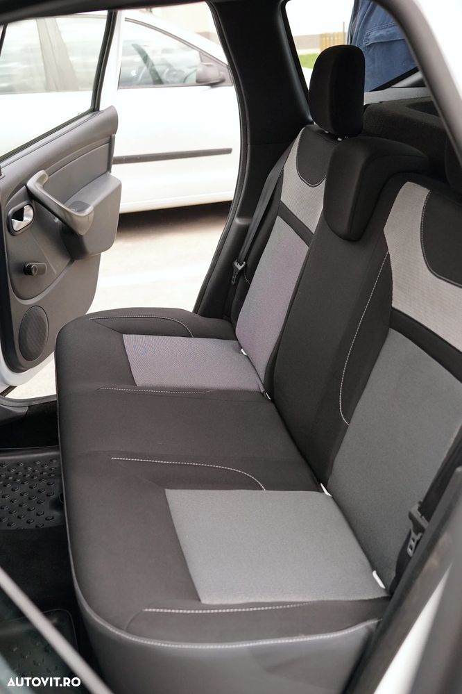 Dacia Duster dCi 110 FAP 4x4 Laureate - 14