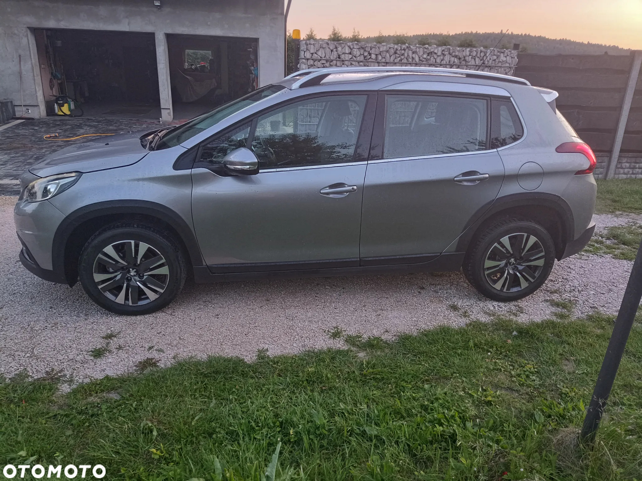 Peugeot 2008 BlueHDi 100 STOP & START Allure - 34