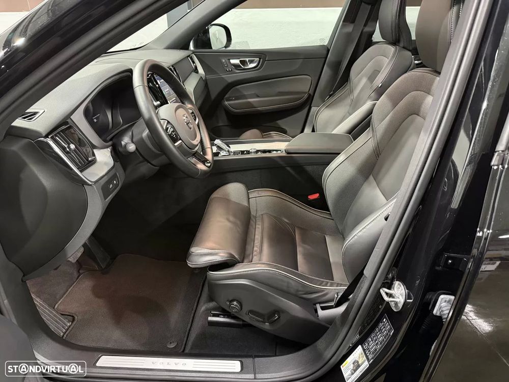 Volvo XC 60 2.0 T6 PHEV Black Edition - 13