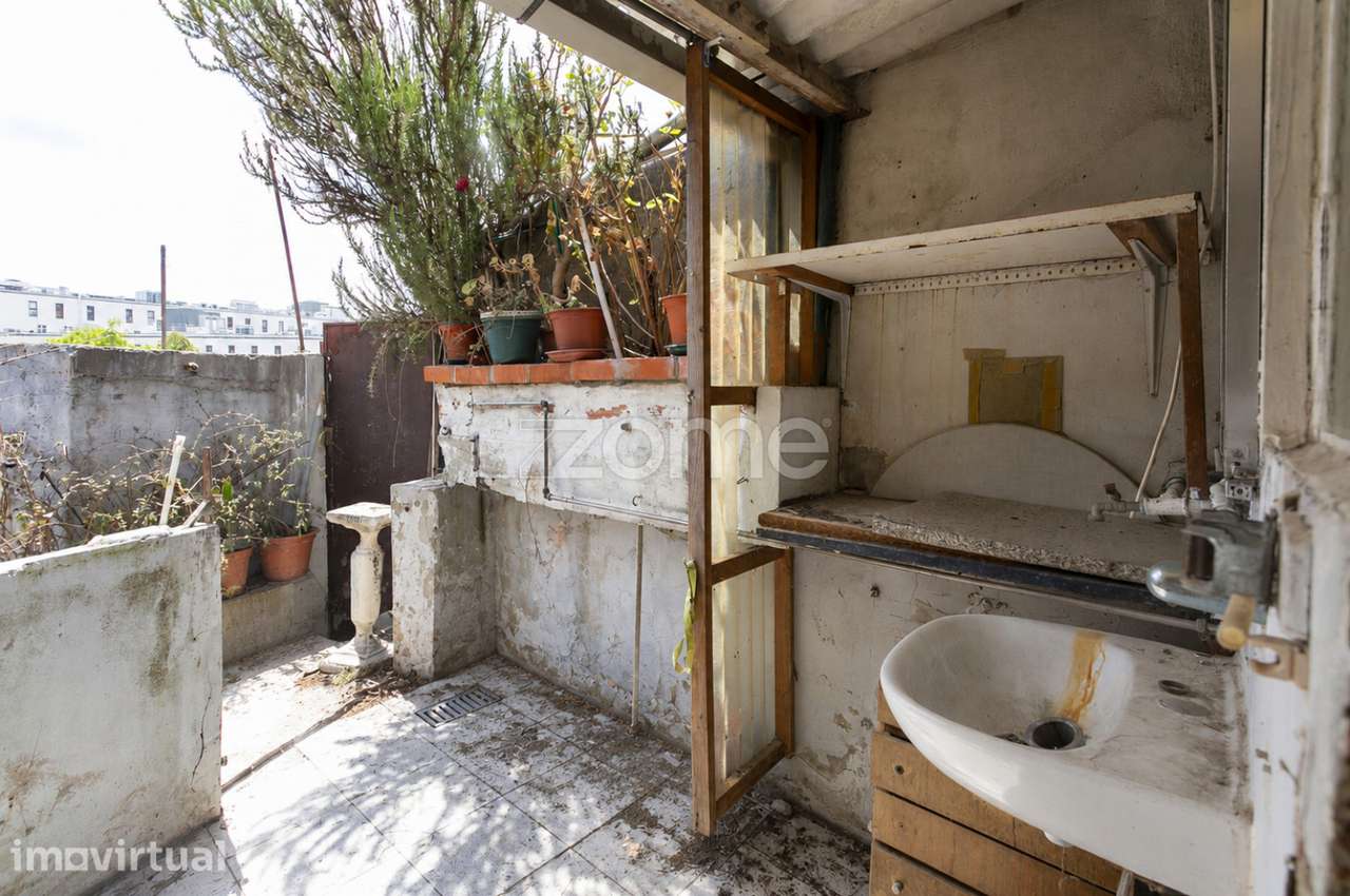 Moradia para reabilitar em Cedofeita |Garagem, terraço e PIP favorá... - Grande imagem: 2/33