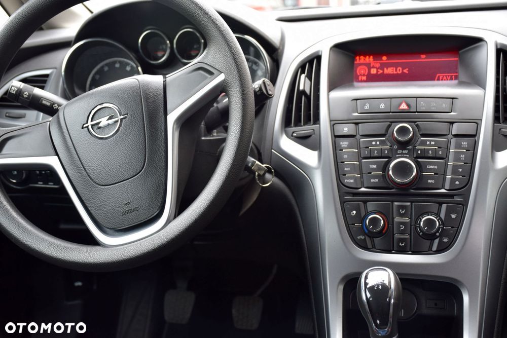 Opel Astra 1.6 Design Edition - 11