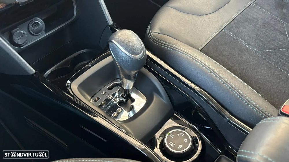 Peugeot 2008 1.2 PureTech Crossway EAT6 - 19