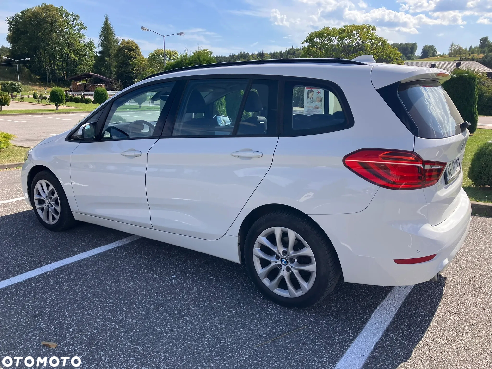 BMW Seria 2 218d - 10