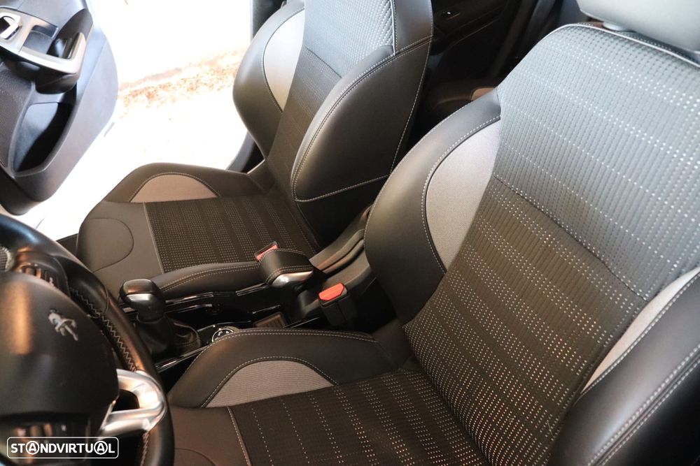 Peugeot 2008 PureTech 110 Stop&Start Allure - 20