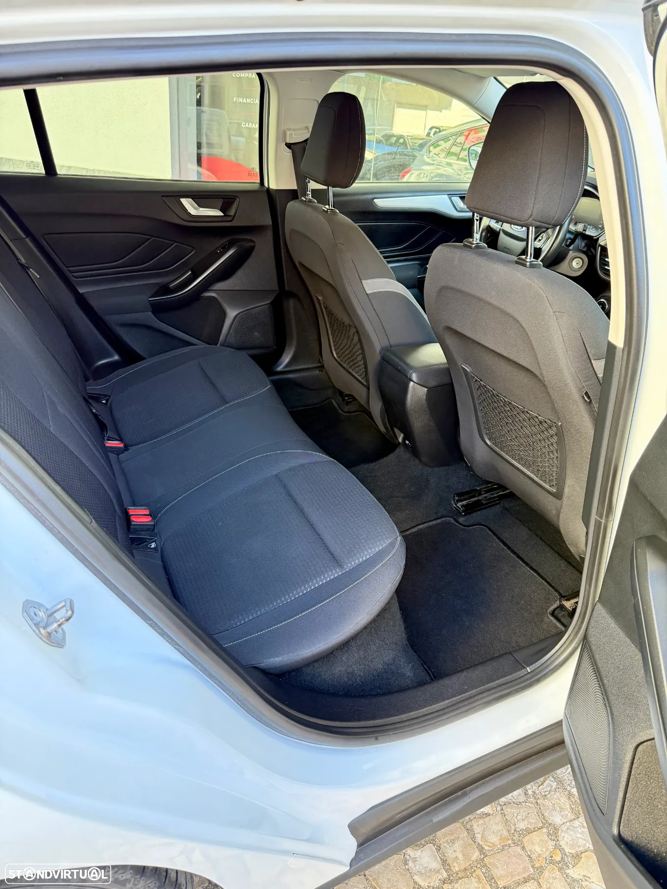 Ford Focus SW 1.5 TDCi EcoBlue Business - 10