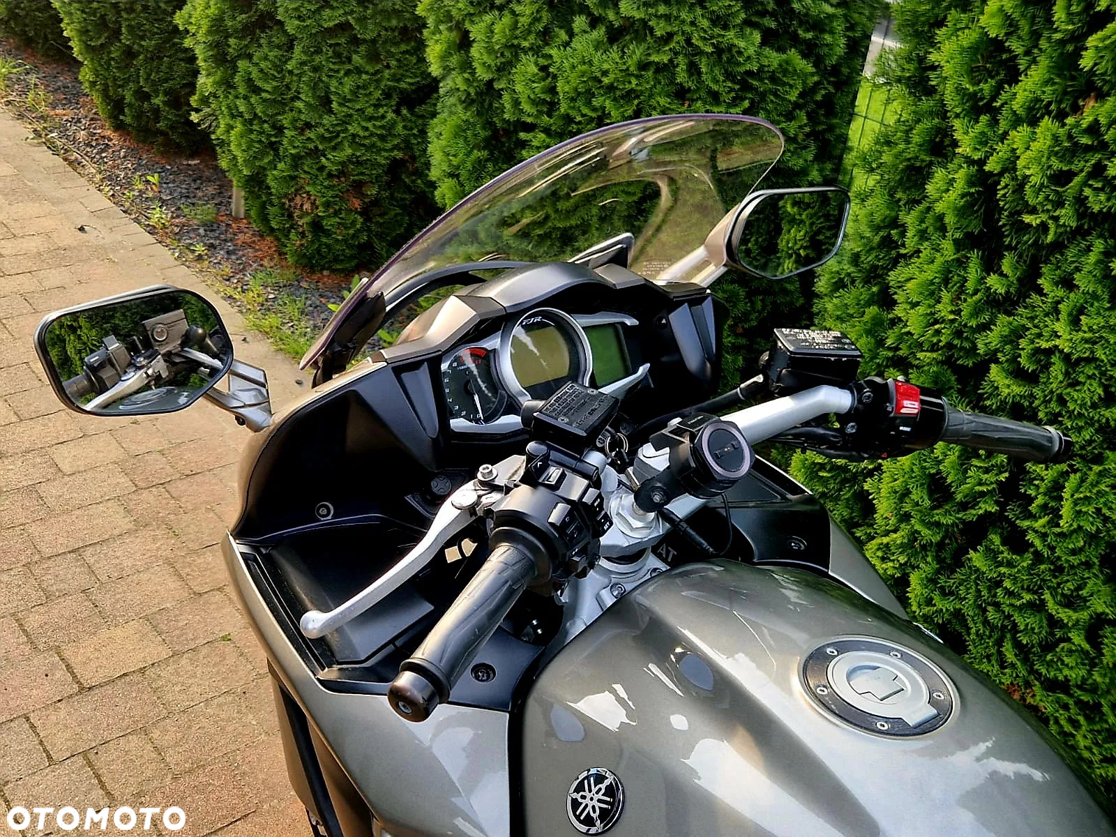 Yamaha FJR - 11