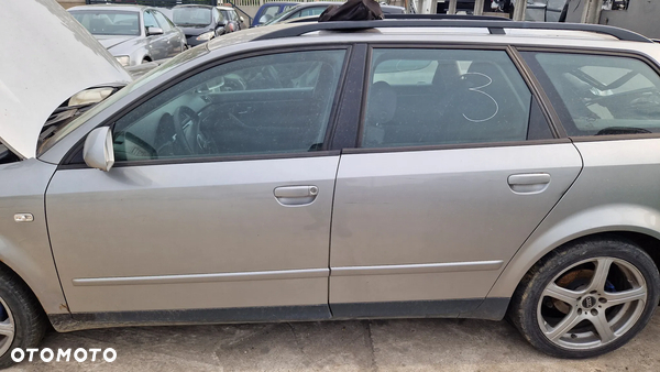 AUDI A4 B6 KOMBI DRZWI LEWY TYŁ LY7Q