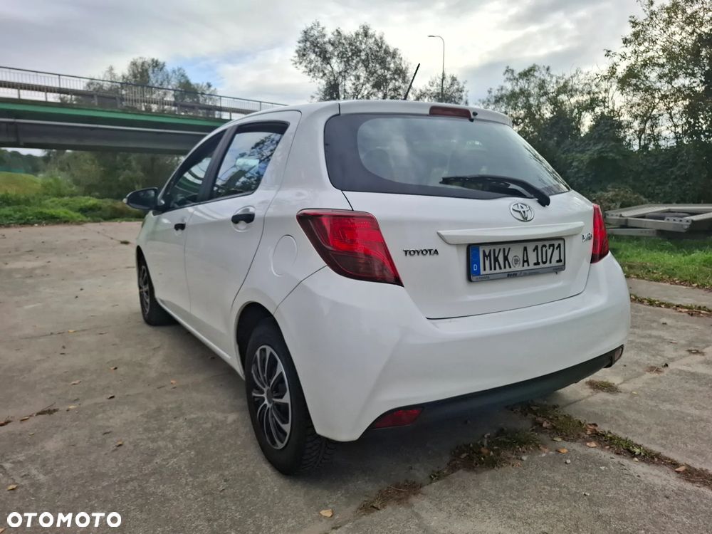 Toyota Yaris - 11