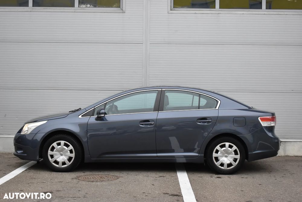 Toyota Avensis - 3