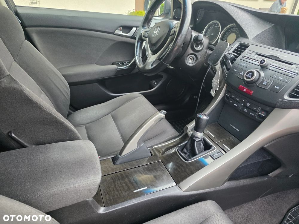 Honda Accord 2.0 Executive - 16