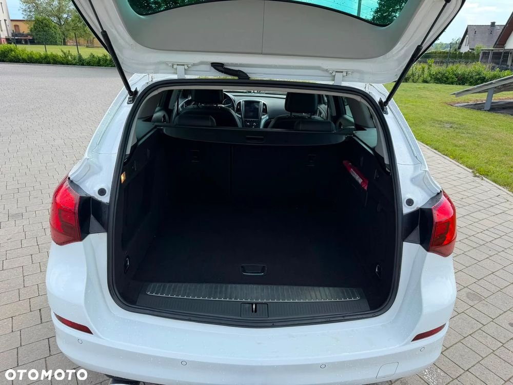 Opel Astra 2.0 CDTI Cosmo - 23