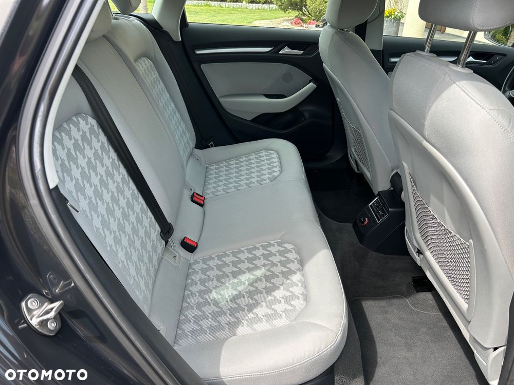 Audi A3 Sportback 1.6 TDI Attraction - 31