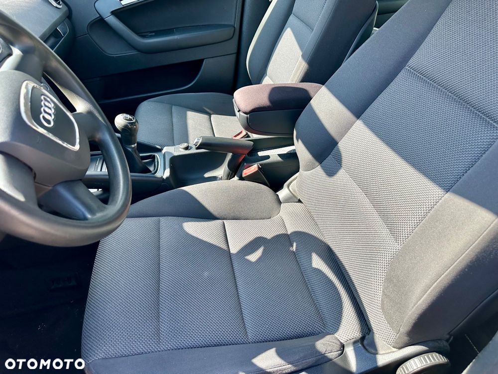 Audi A3 ver-1-6-ambition - 13