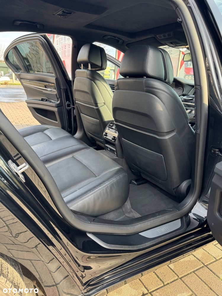 BMW Seria 7 740d xDrive - 11