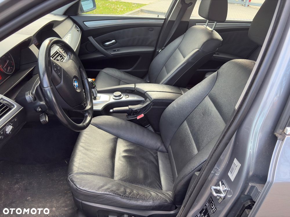 BMW Seria 5 525i - 26