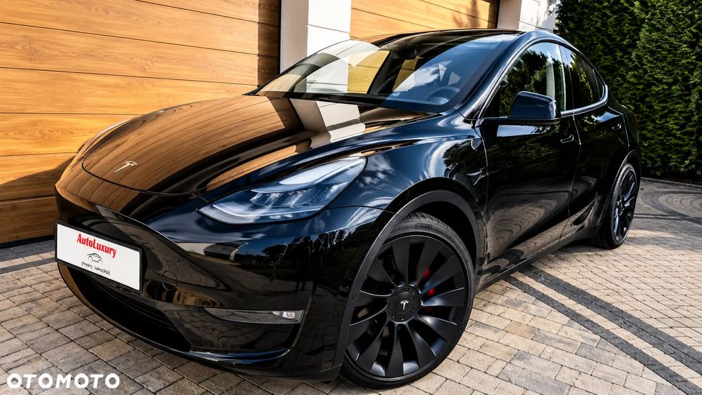 Tesla Model Y Performance AWD - 4