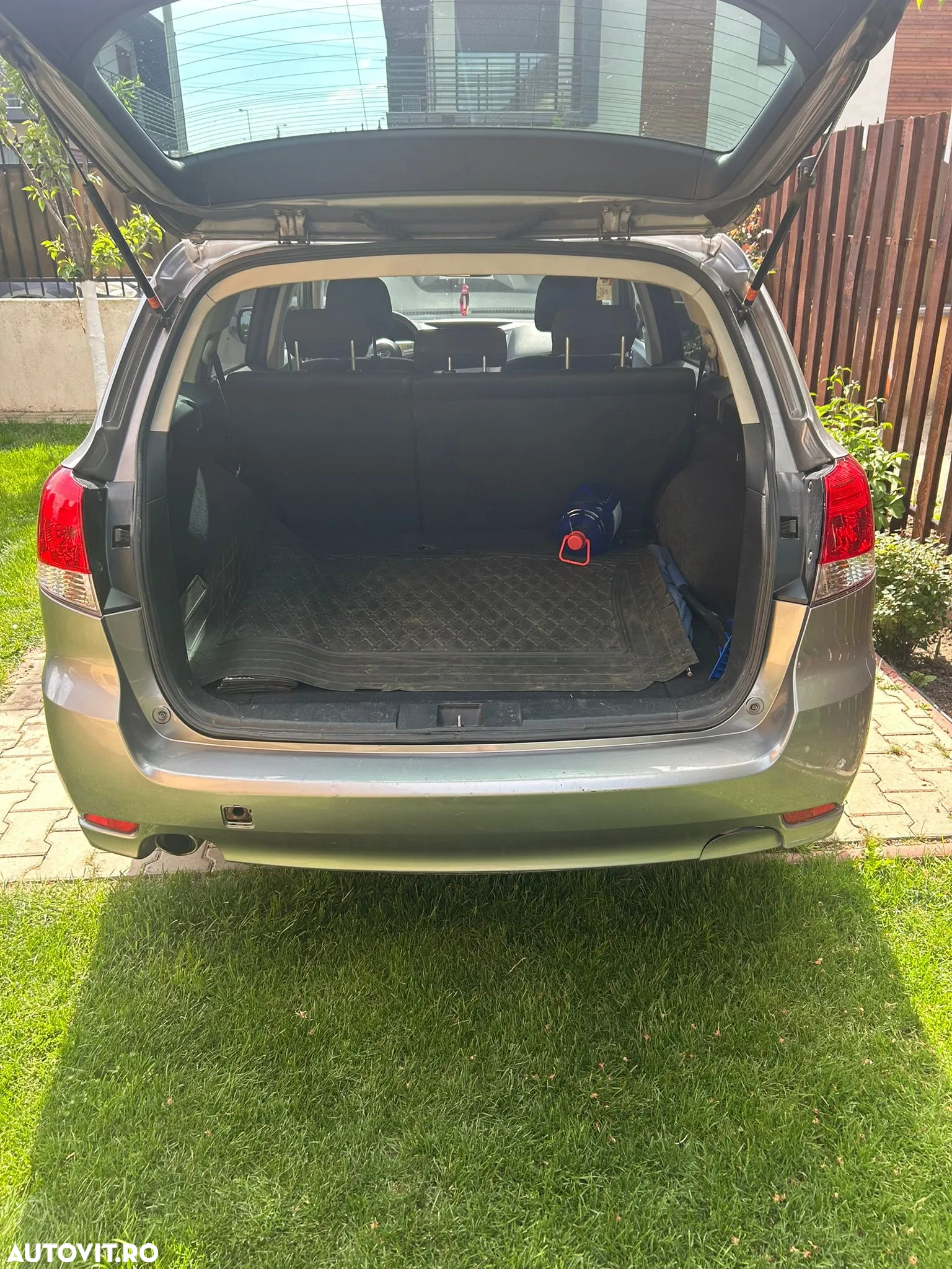 Subaru Legacy - 14