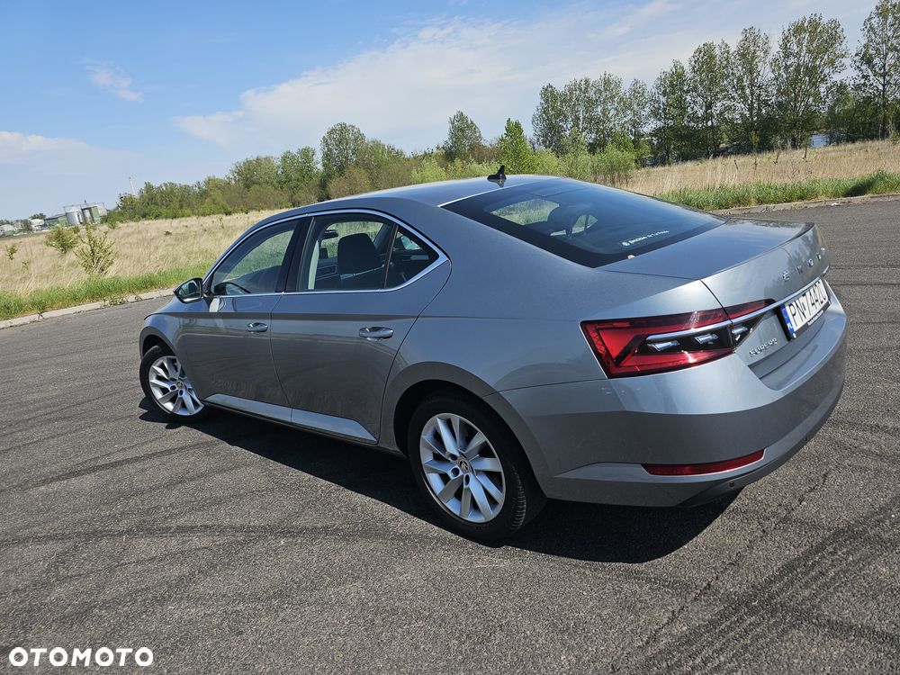 Skoda Superb 2.0 TDI Ambition DSG - 4
