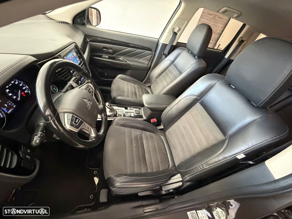 Mitsubishi Outlander 2.0 Instyle Navi - 30