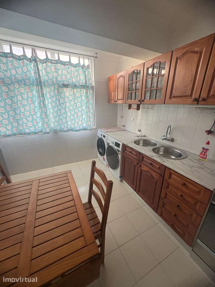 T2 à venda na Rinchoa com 2 varandas e 2 WC - Grande imagem: 2/14