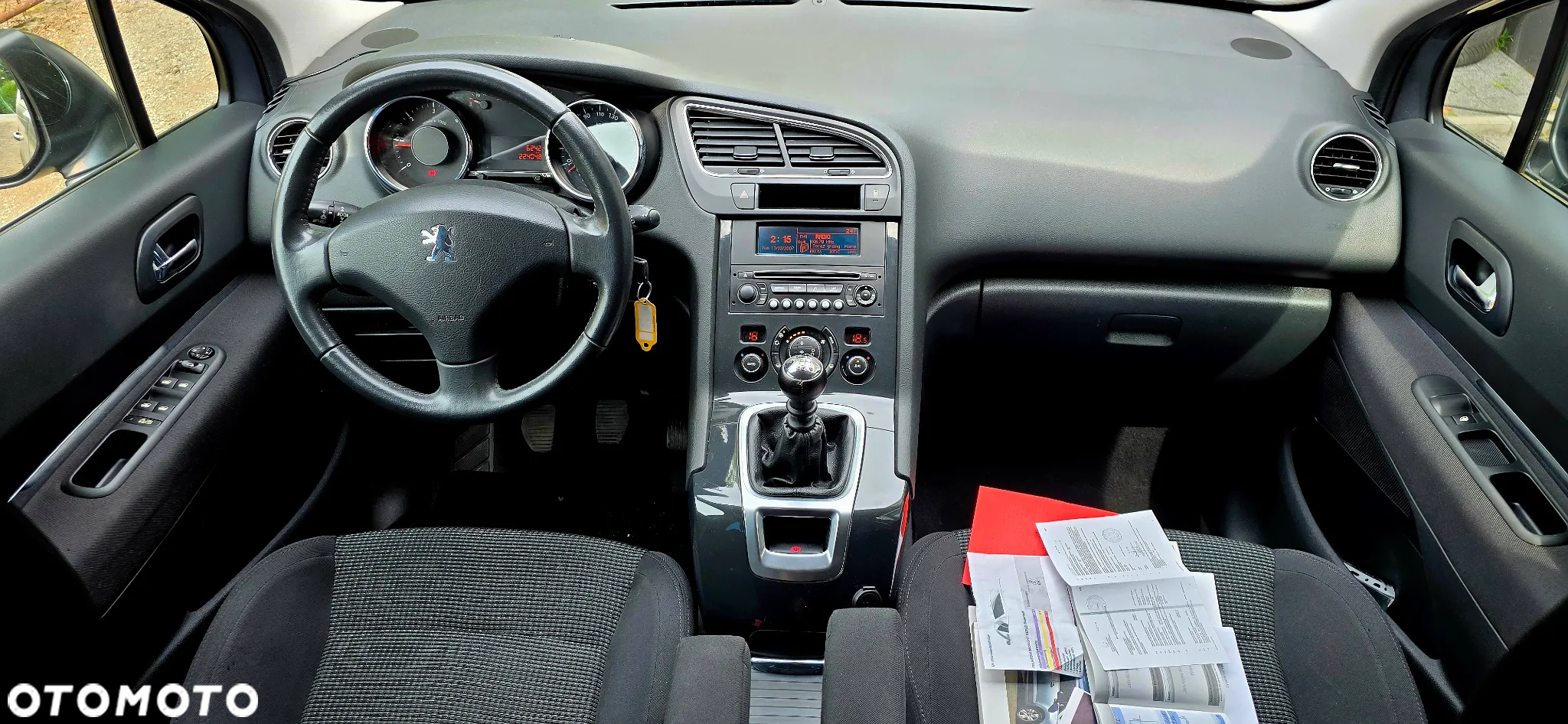 Peugeot 5008 1.6 HDi Family 7os - 8