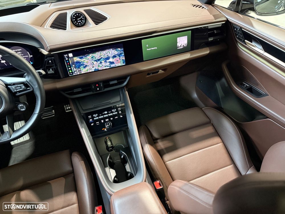 Porsche Macan Electric 4 - 52