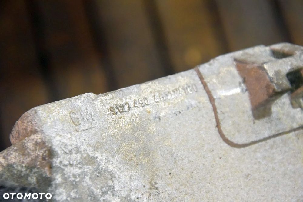 Opel Meriva A 1.4 Corsa 1.2 Łapa silnika górna prawa wspornik 9127490 - 3