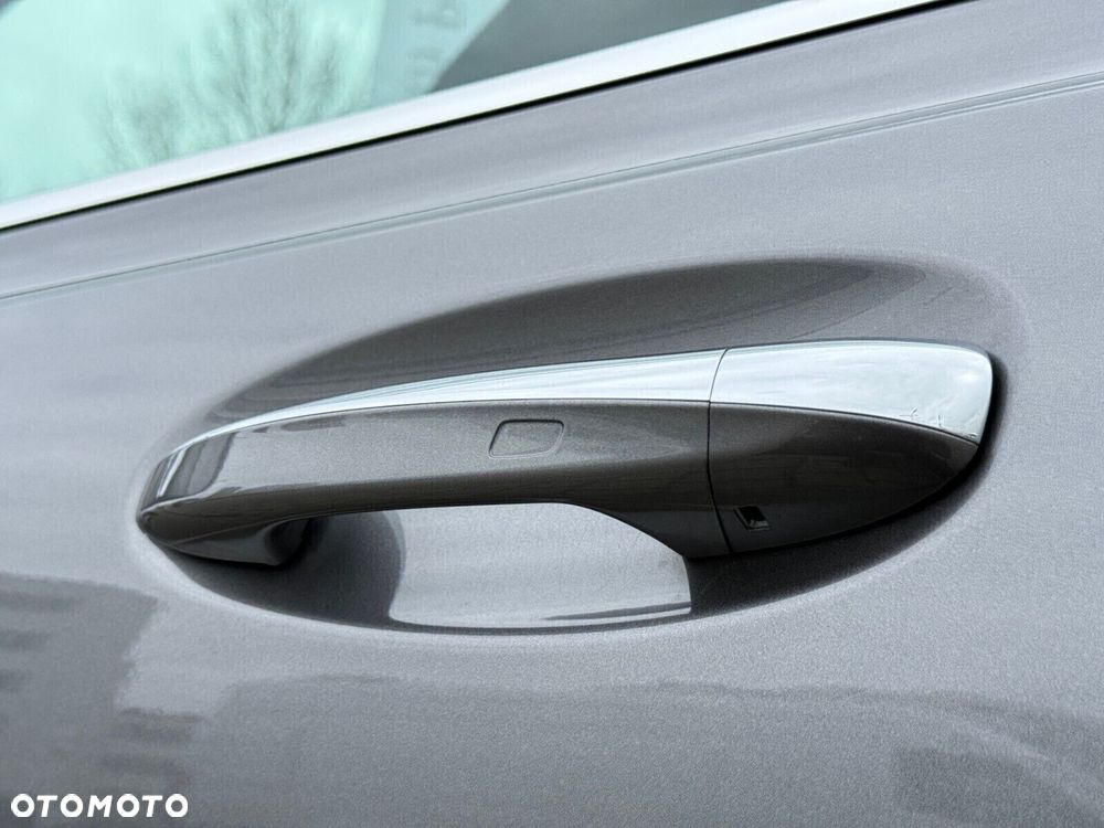 Mercedes-Benz GLB - 10