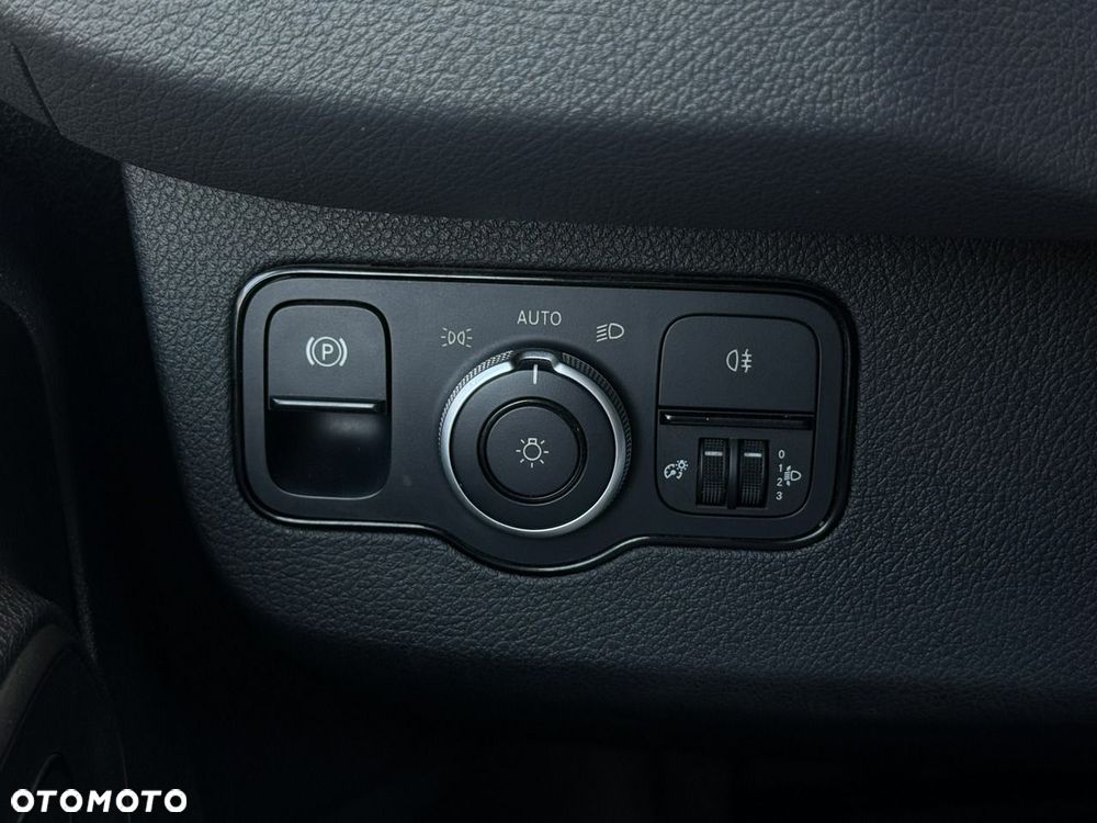 Mercedes-Benz Sprinter - 25