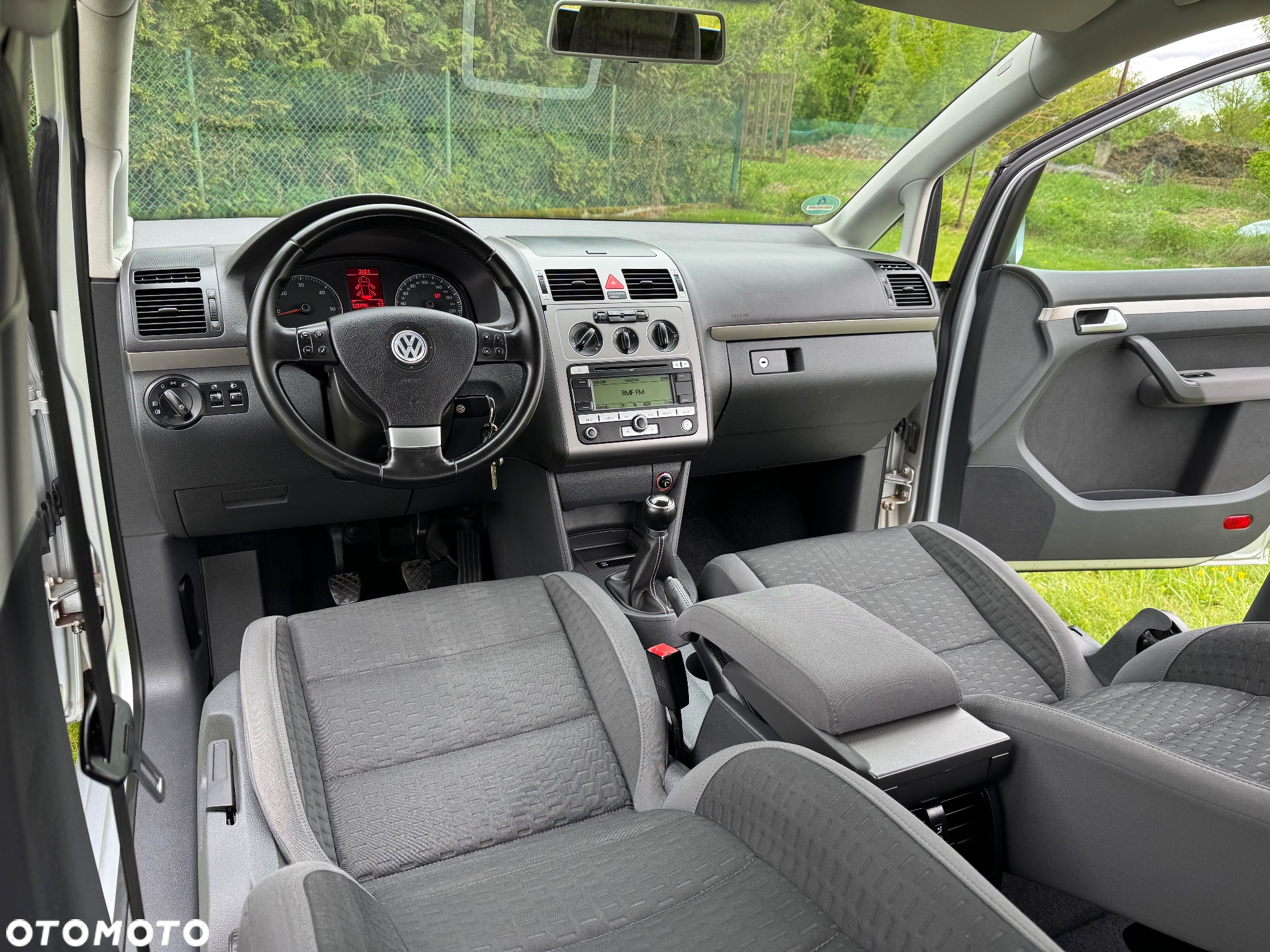 Volkswagen Touran 1.9 TDI DPF Blue Motion Highline - 24