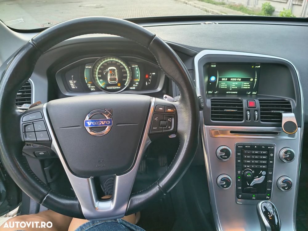 Volvo XC 60 D4 Geartronic Momentum - 6