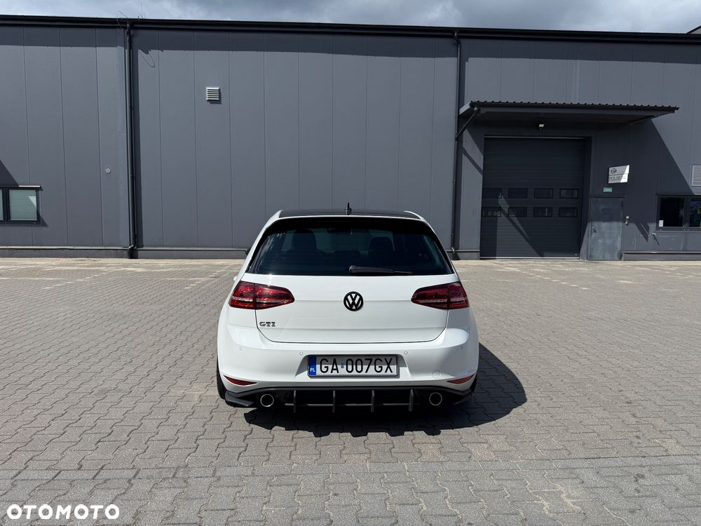 Volkswagen Golf - 4