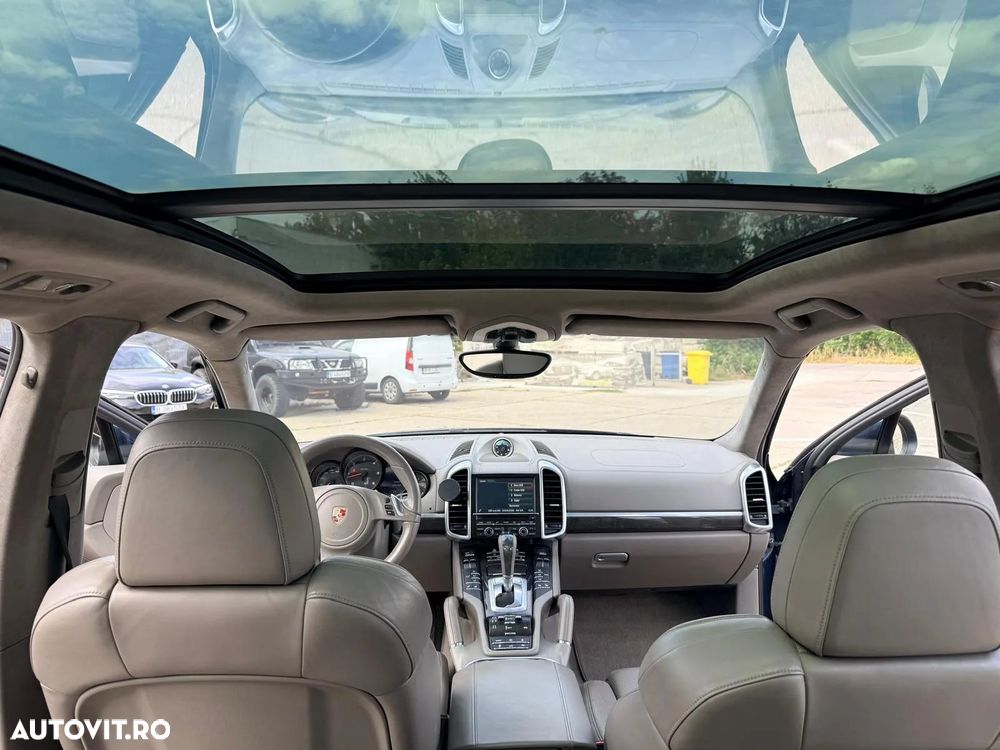 Porsche Cayenne 3.0 L V6 - 18